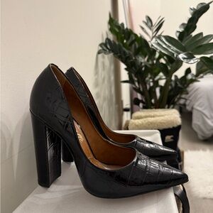 L’intervalle Black Croc-Embossed Women's Heels